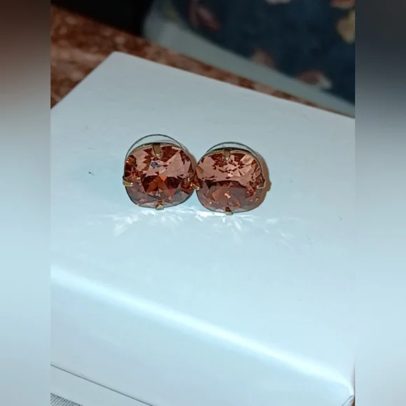 Sabika Blush Pink Studs! *LIKE NEW!* - Picture 3 of 5